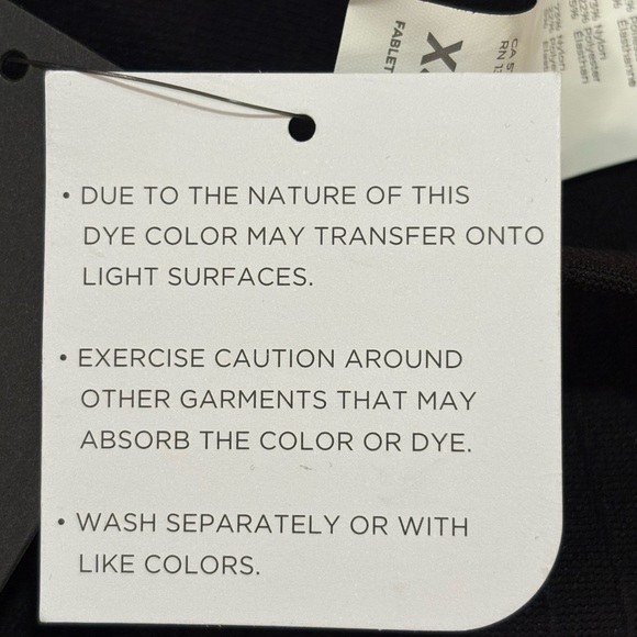 Fabletics Seamless High waisted Linework Black leggings size XS NWT - Picture 8 of 9